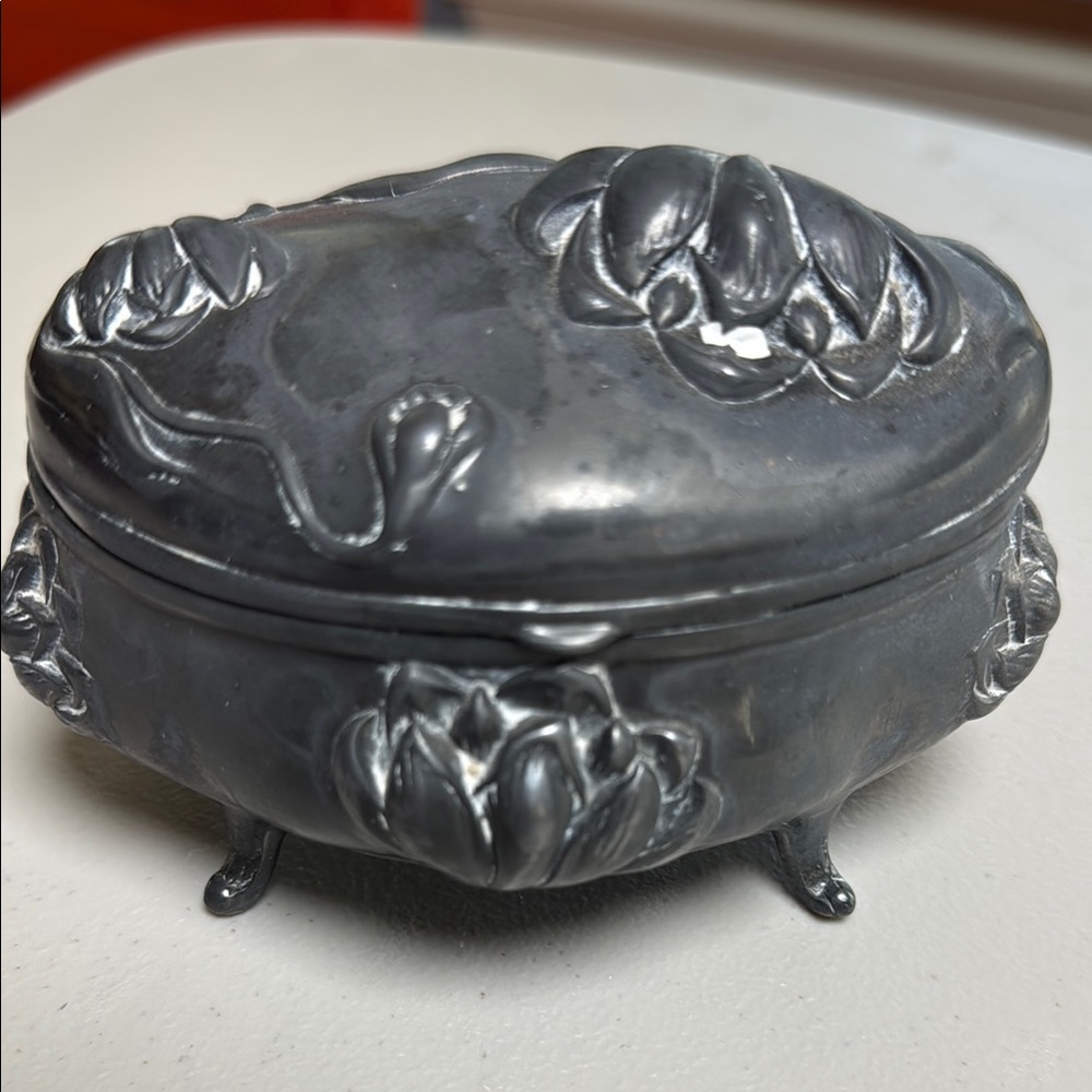 Vintage Art Nouveau Footed‎ Metal Trinket Box Embossed Floral Water Lily Design